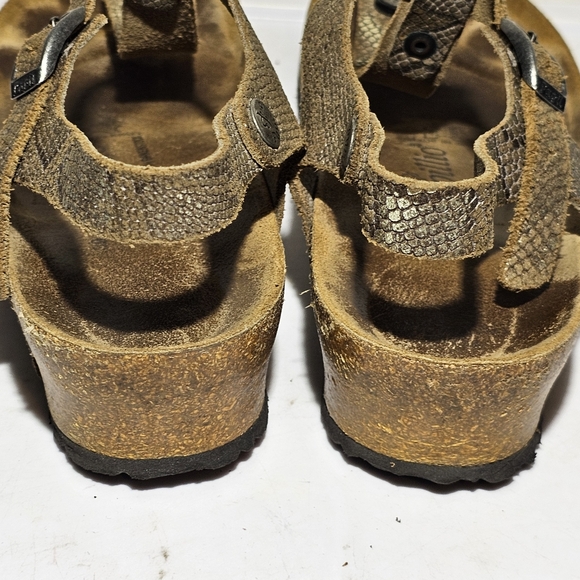Papillo by Birkenstock Thong Sandals Womens Size US 8 / EU 39 Snake Print - Picture 9 of 10